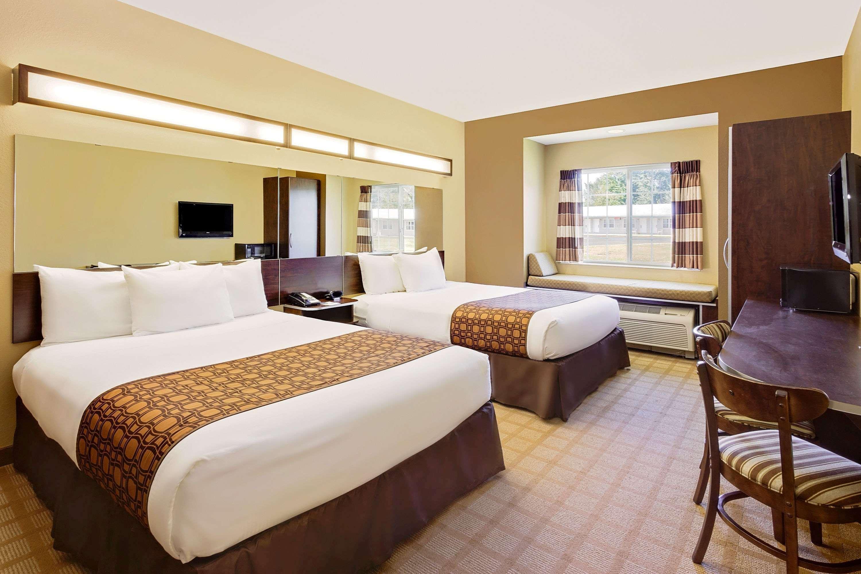 Hotel Microtel & By Wyndham
